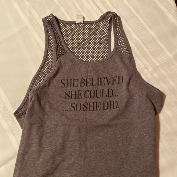 Tops - 🍀Ladies work out tank